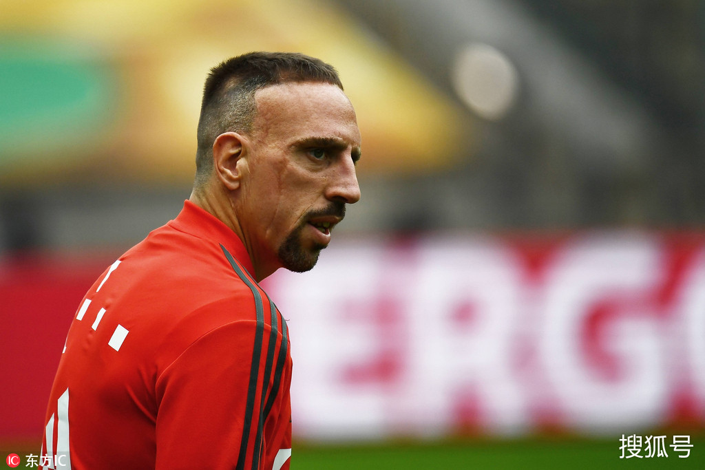 包含风云突变马德里竞技转会期篮板制胜，德国杯版图或变，话题不断，团队化学反应显著的词条