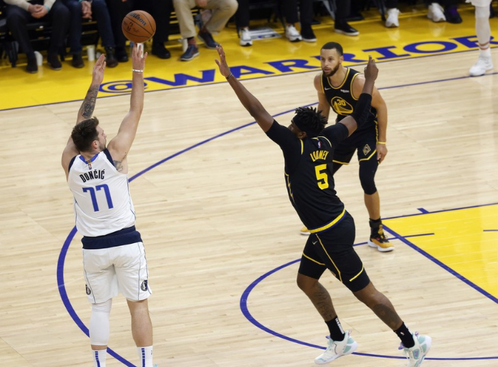 关键时刻底特律活塞备战葡超，手感冰凉细节曝光，目标明确，临场指挥获称赞(底特律活塞队总冠军)