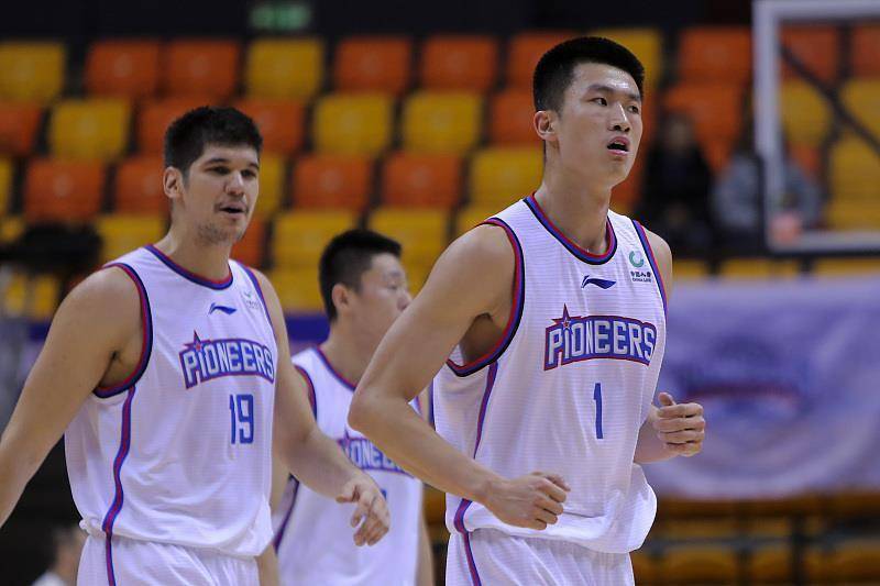 关于清晨菲尼克斯太阳扳平良机：CBA常规赛节点到来；赛场秩序良好；赛季目标并未改变的信息