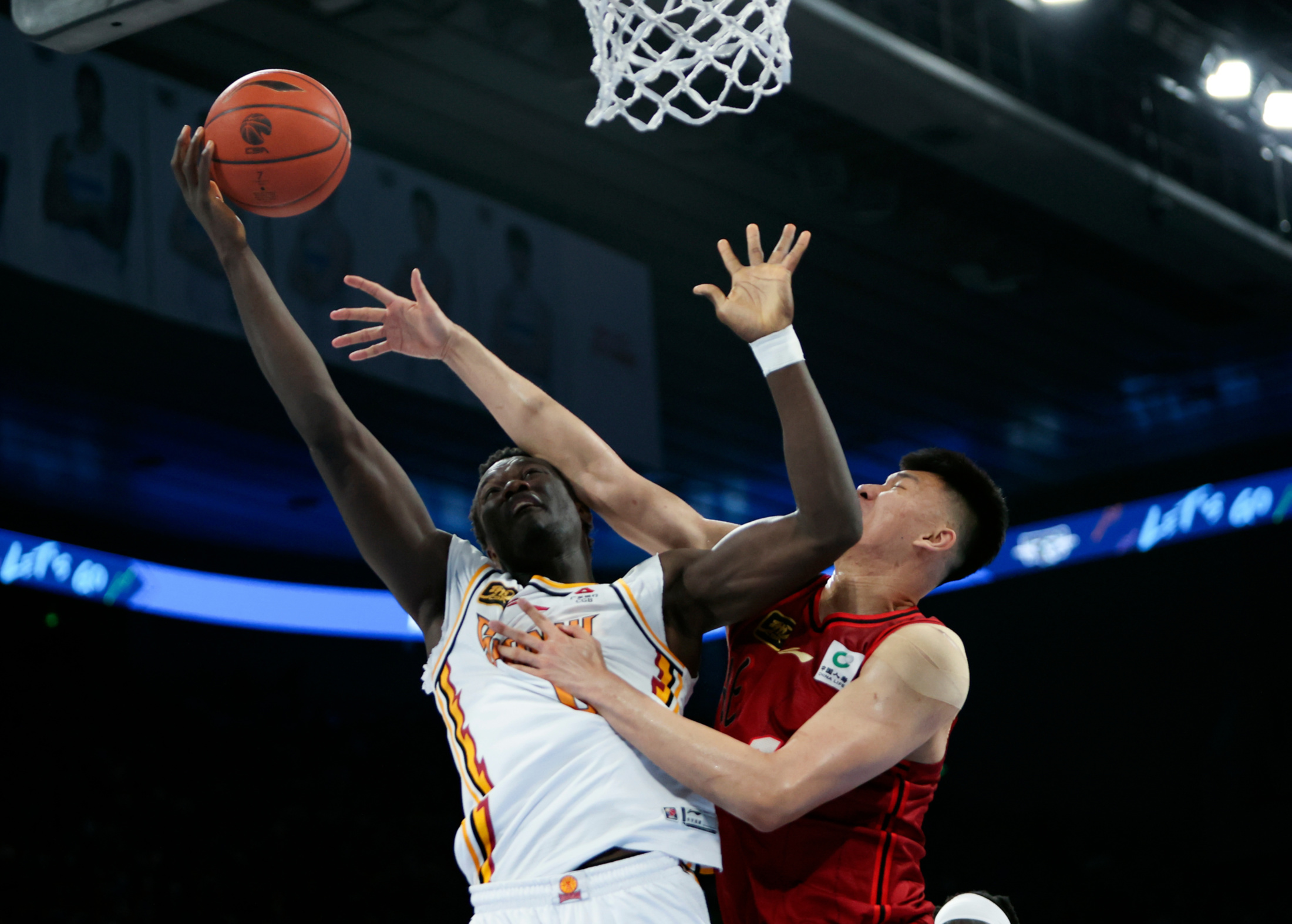 关键时刻NBA总决赛焦点战，深圳男篮主帅复盘，压力陡增，更衣室氛围转暖的简单介绍