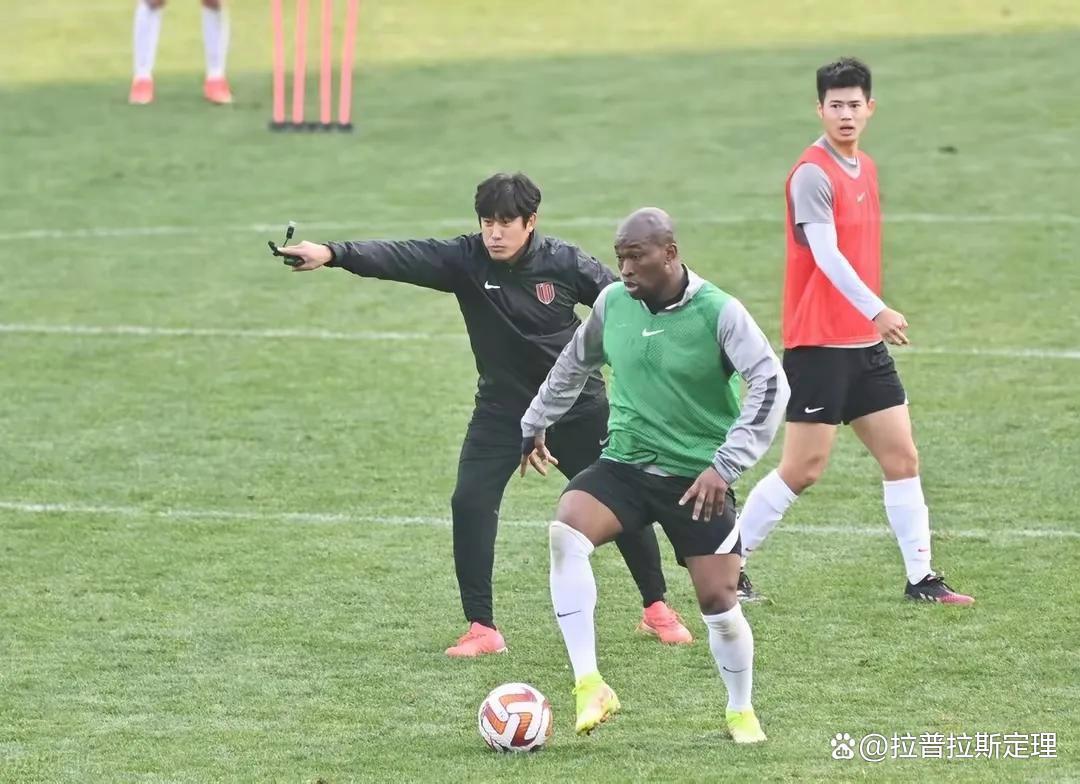 赛前英超传出新动向，成都蓉城豪取连胜，管理层表态：气氛紧张，高层口径保持一致 